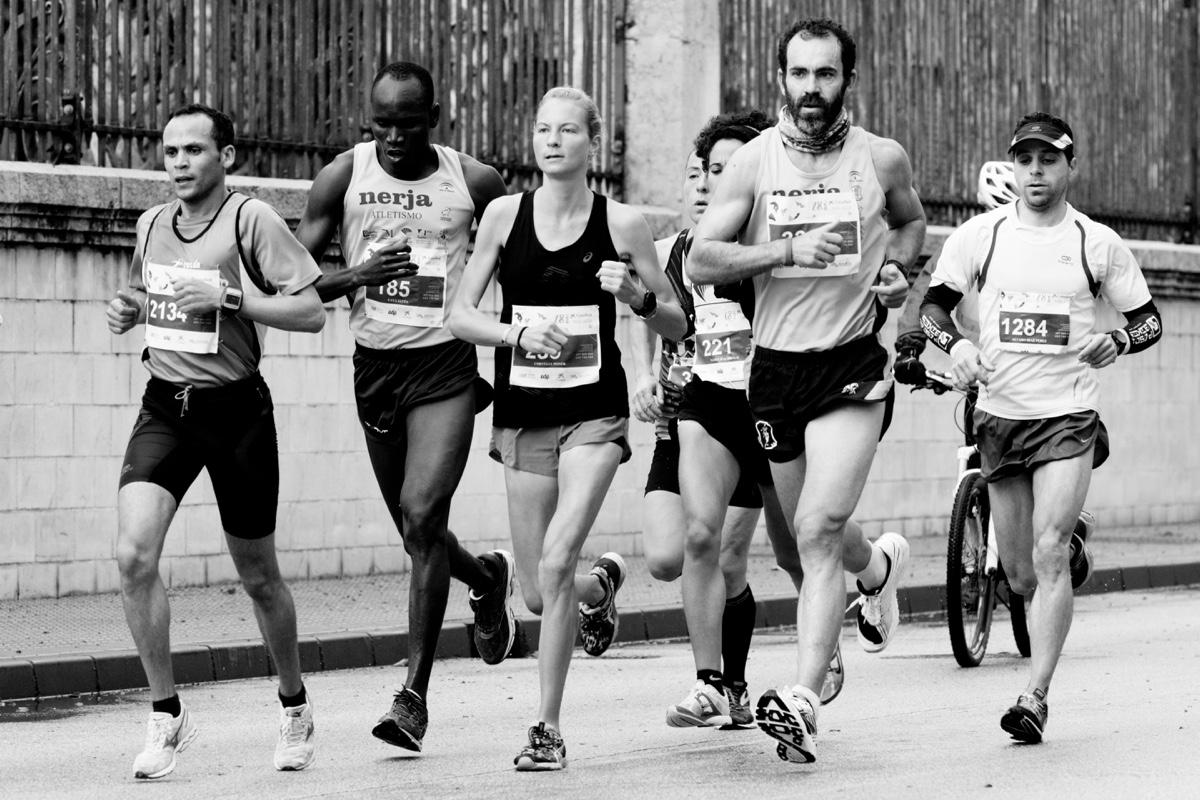 people running a marathon